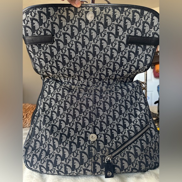 Christian Dior Monogram Flap Messenger Bag (Large Crossbody Saddle Bag) - Picture 7 of 16